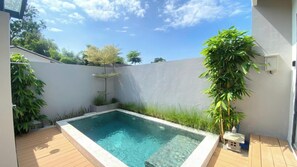 Hồ bơi ngoài trời 