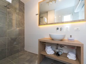 Towels - Luxuriöse Villa Sophia mit Pool by Interhome (Kaštel Gomilica)