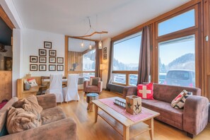 TV - Hotel Relais Alpin Twin Room & Balcony 8, Les Mosses, Switzerland (Les Mosses)