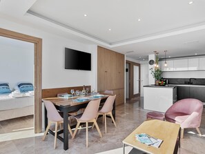 Dining - 180° Sea View – Brand New – Sainte-Maxime City Center (Sainte Maxime)