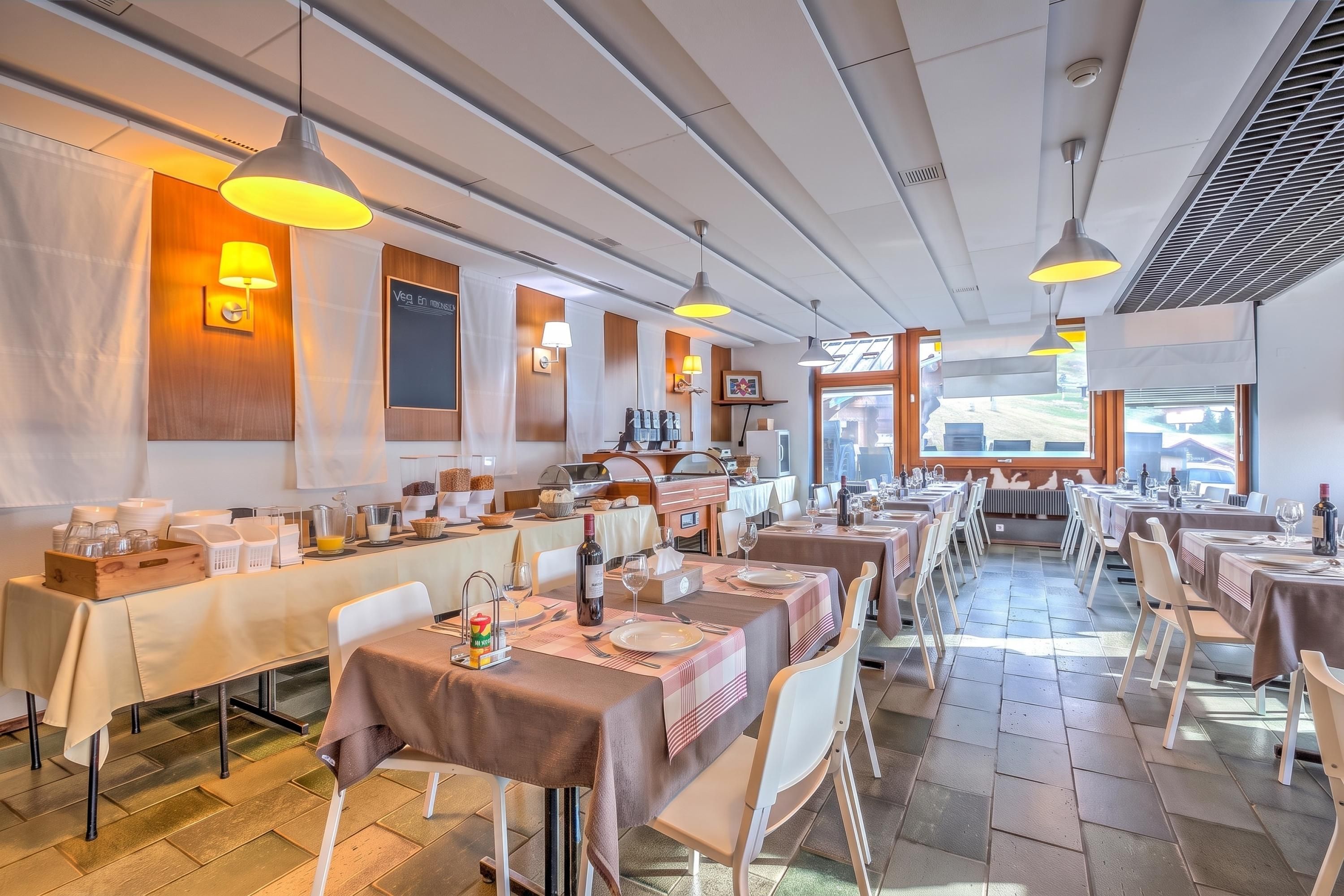 Common area (corridors, hall)