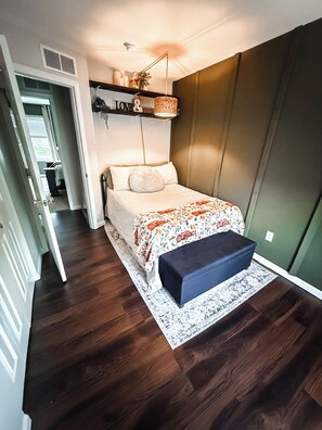 3 bedrooms, WiFi, bed sheets