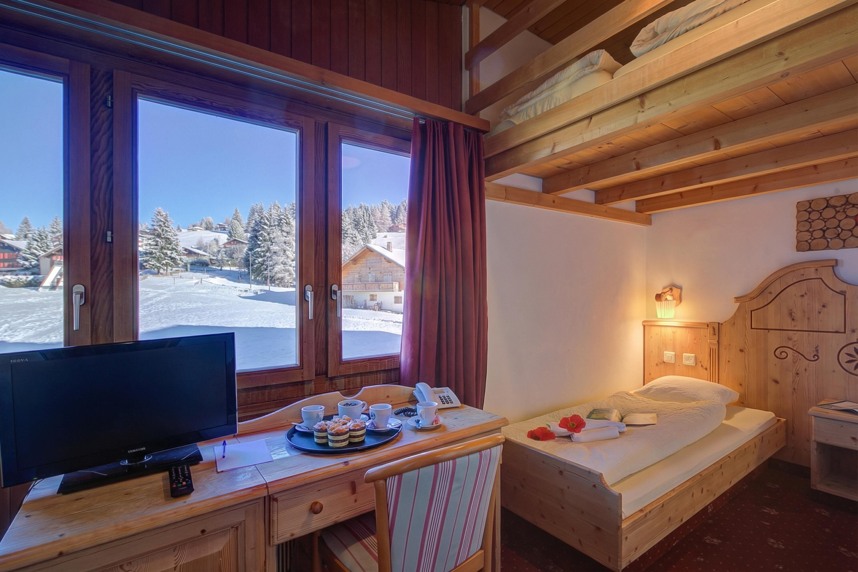 Free WiFi, bed sheets