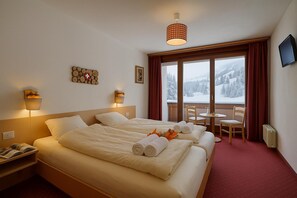 Bed - Hotel Relais Alpin Twin Room & Balcony1 139, Les Mosses, Switzerland (Les Mosses)