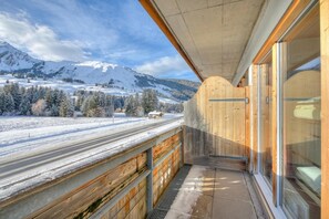 Balcony - Hotel Relais Alpin Family Room & Balcony7 140, Les Mosses, Switzerland (Les Mosses)