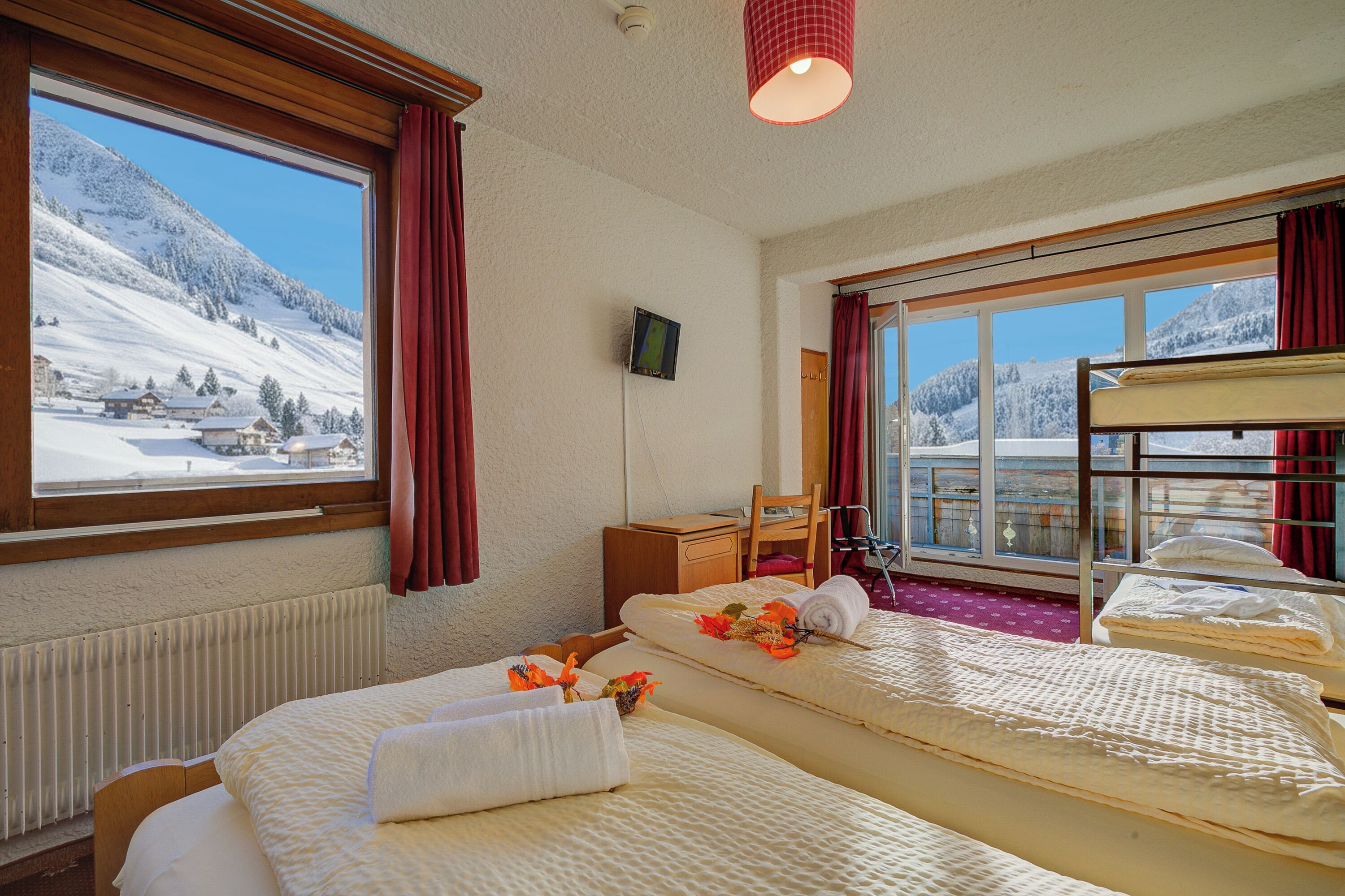 Free WiFi, bed sheets