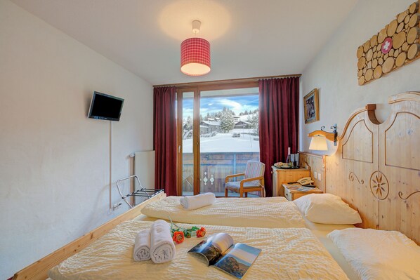 Free WiFi, bed sheets