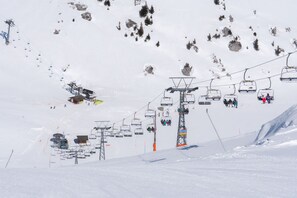 Sistema de pistas y telesillas de la estación de esquí de Leysin