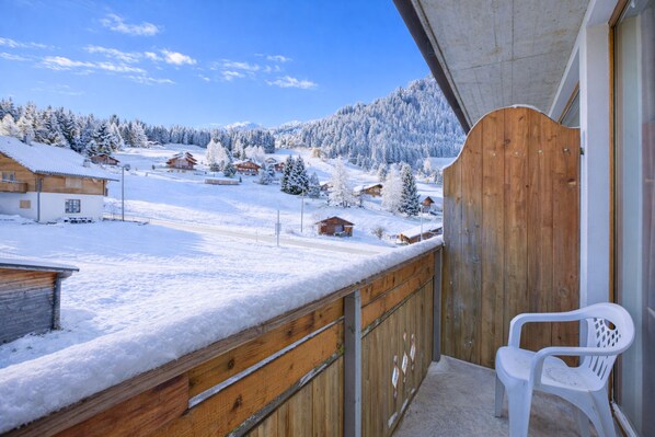 Balcony - Hotel Relais Alpin Twin Room & Balcony5 233, Les Mosses, Switzerland (Les Mosses)