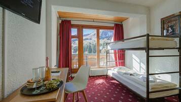 Free WiFi, bed sheets