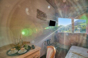 Free WiFi, bed sheets - Hotel Relais Alpin Single Ski In-Out 4, Les Mosses, Switzerland (Les Mosses)