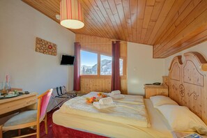Bed - Hotel Relais Alpin Single Ski In-Out 4 220, Les Mosses, Switzerland (Les Mosses)