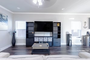 Smart TV, computer monitors