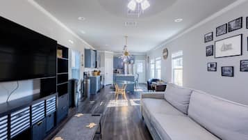 Smart TV, computer monitors