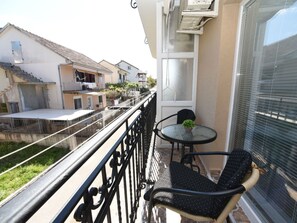 Outdoor dining - Studio-Apartment mit Balkon by Interhome (Tivat)