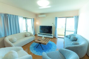 Elite Condo, Balcony, Ocean View | Premium bedding, free cribs/infant beds, free WiFi, bed sheets - Nayana Hills Top Sky View (Yomitan)