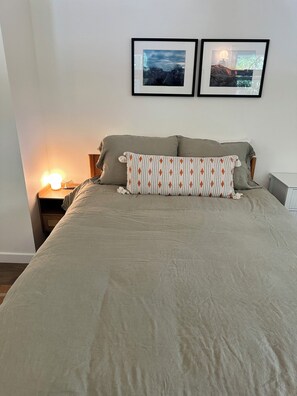 2 bedrooms, desk, free WiFi, bed sheets