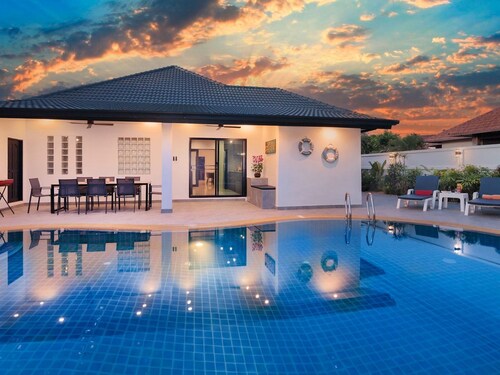 "Villa Sabai" mit Terrasse by Interhome