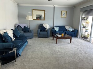 Living area - Waterfront 3 bed Townhouse in gated community (Patterson Lakes)
