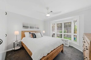 3 bedrooms, iron/ironing board, bed sheets - Belle Escapes - Fulton Retreat (Holdfast Bay)