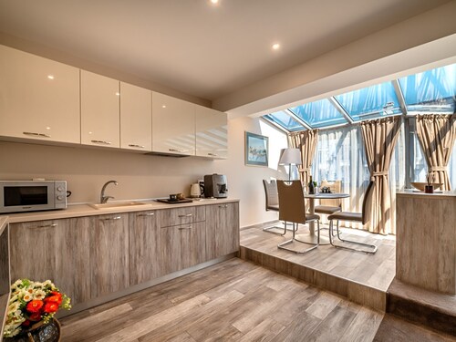 Skylight Business Suite by Interhome