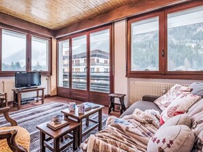 TV - Le Bois du Bouchet by Interhome (Chamonix)