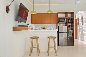 Villa, 2 habitaciones, vistas a la piscina | Comedor