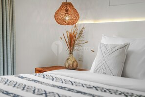 Villa, 2 Bedrooms, Pool View | Desk, laptop workspace, iron/ironing board, free WiFi - Kirelo Villa by Kozystay - Sanur (Denpasar)