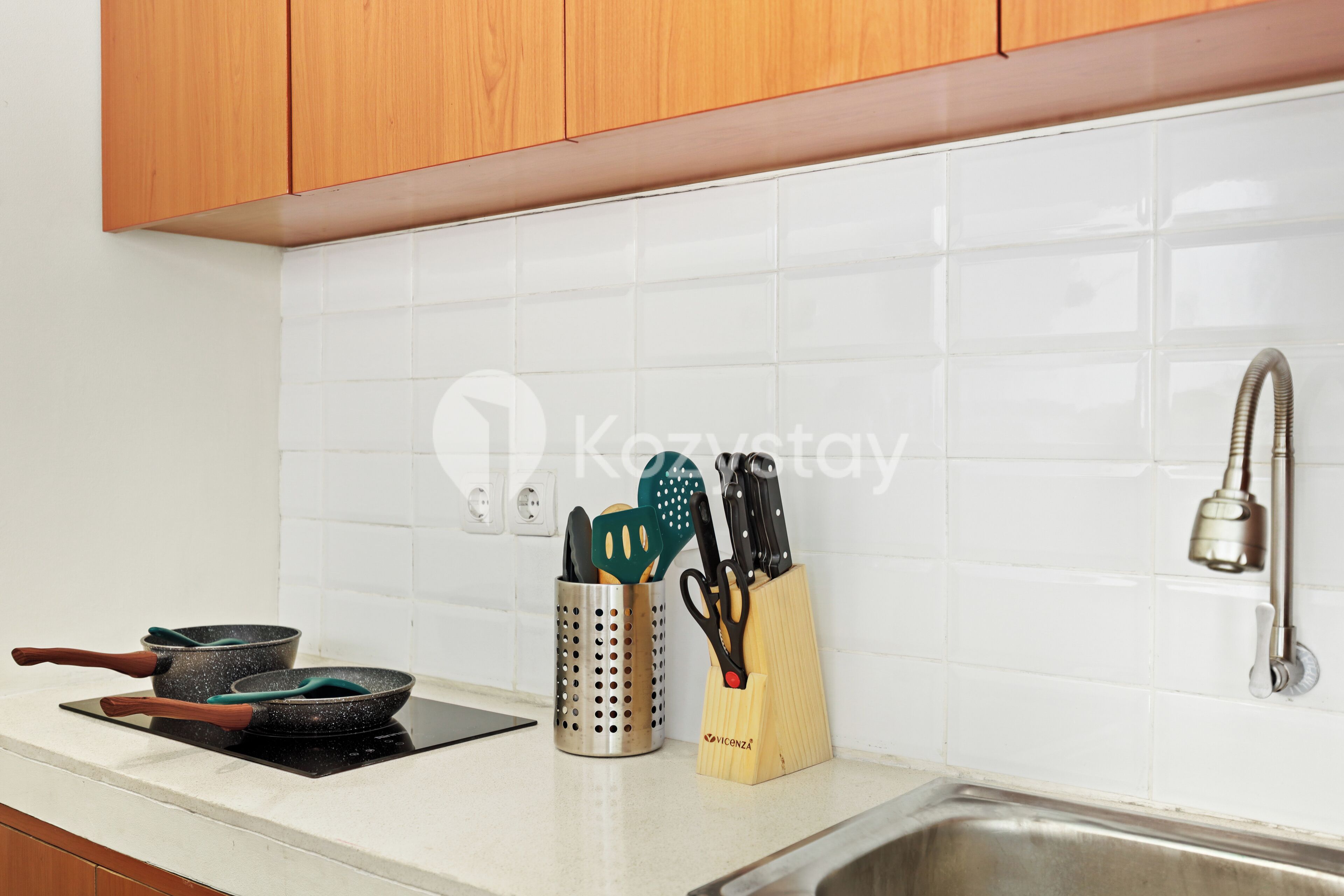 Villa, 2 slaapkamers, uitzicht op zwembad | Privékeuken | Een koelkast met diepvriezer, een microgolfoven, een kookplaat