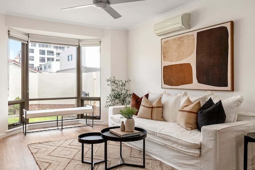 Belle Escapes - Glenelg Coastal Nook