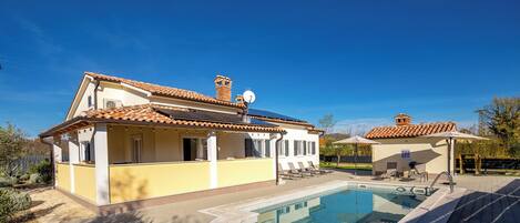 Standard-Haus, Mehrere Schlafzimmer (Casa Berton – Heated Saltwater Pool) | Pool | Außenpool (je nach Saison geöffnet), beheizter Pool