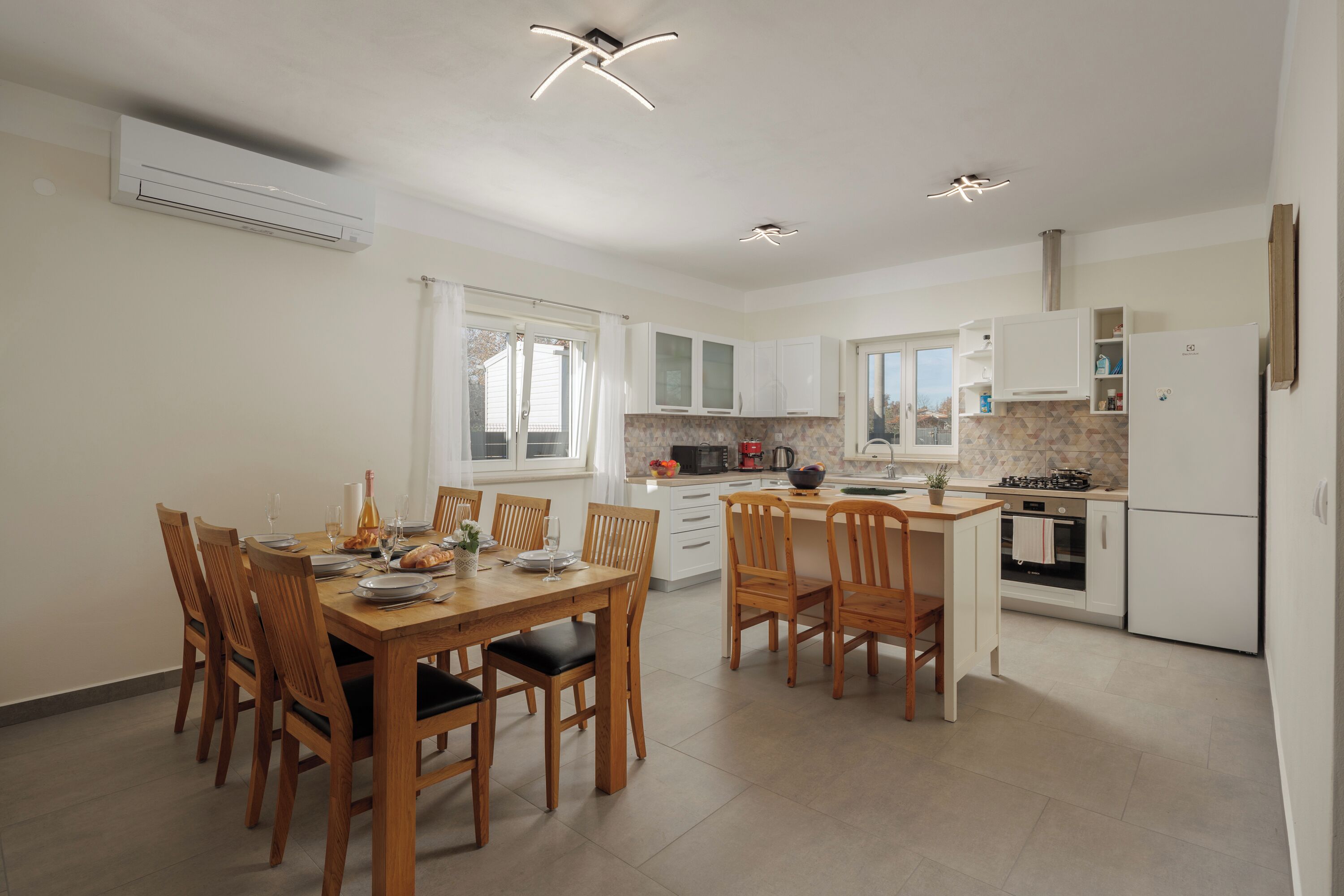 Standard House, Multiple Bedrooms (Casa Berton – Heated Saltwater Pool) | Dining