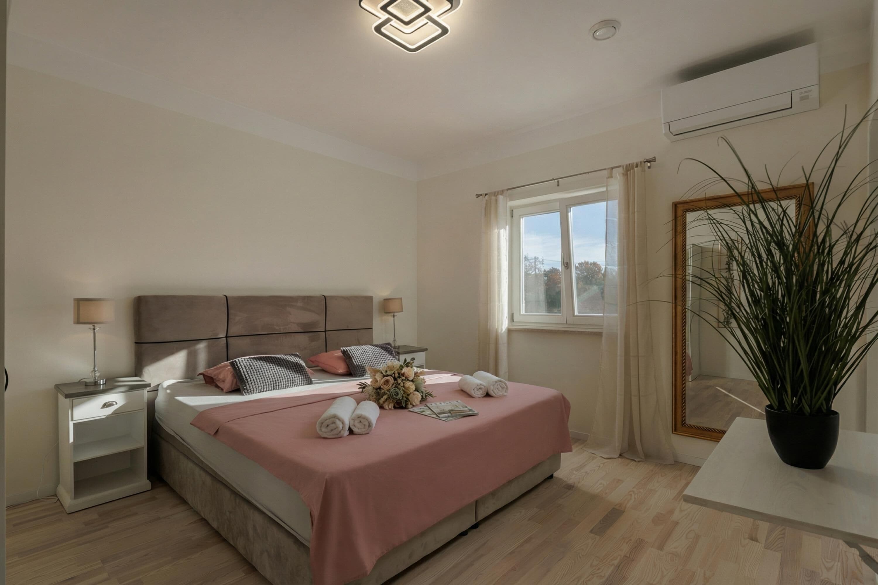 3 habitaciones, tabla de planchar con plancha y wifi gratis 