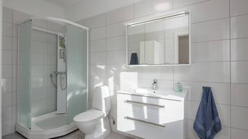 Standard House, Multiple Bedrooms (Casa Berton – Heated Saltwater Pool) | Bathroom | Shower, hair dryer, towels, soap