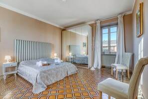 Family Villa, Multiple Bedrooms, 2 Bathrooms (Villino Maria private garden&relax) - Villino Maria Private Garden&relax (Angera)