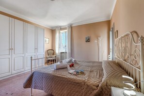 家庭別墅, 多間臥室, 2 間浴室 (Villino Maria private garden&relax) | 4 間臥室、熨斗/熨衣板、免費無線上網、床單