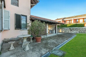 Family Villa, Multiple Bedrooms, 2 Bathrooms (Villino Maria private garden&relax) | Exterior - Villino Maria Private Garden&relax (Angera)