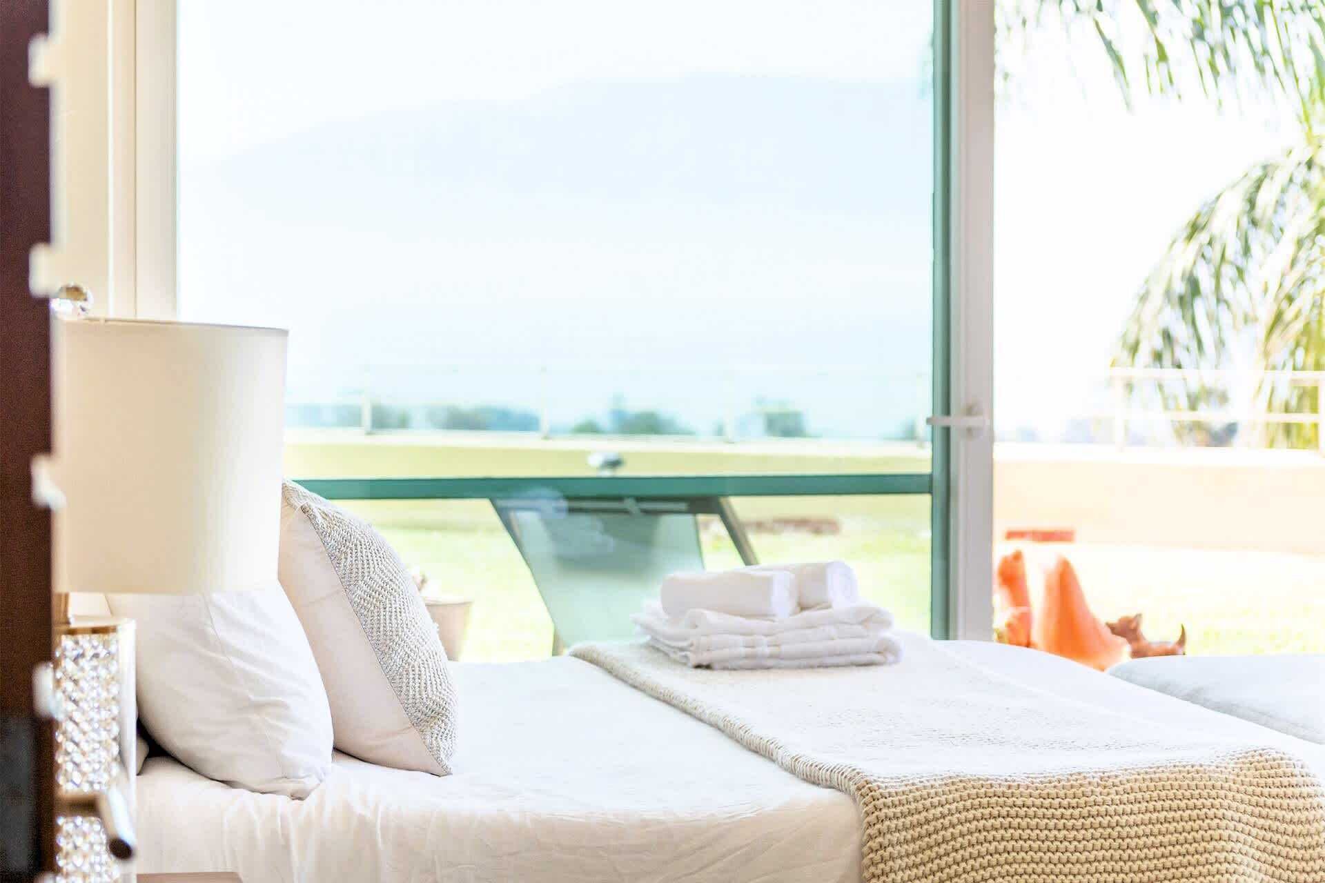 3 chambres, fer et planche à repasser, Wi-Fi, draps fournis