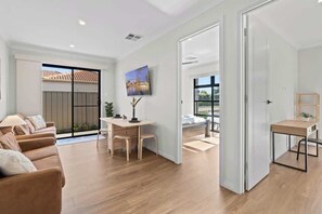 Televisión, oficina