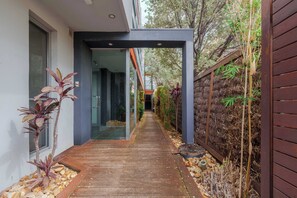 Exterior detail - Stylish 1BR Unit in Balaclava- Ideal business trip (Balaclava)