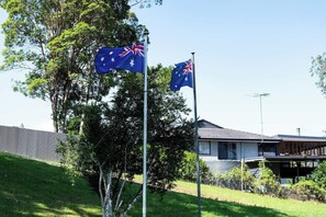 Property grounds - 2BD Room Near Hawkesbury River (Spencer)