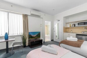 Bed sheets - Adelaide City Gem: CBD Retreat with Triple Singles (Adelaide)