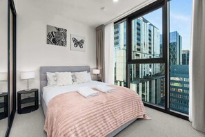 2 bedrooms, iron/ironing board, travel cot, WiFi