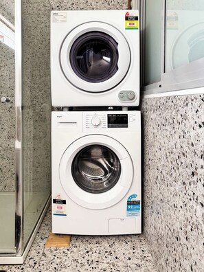 Interior - 1BD Room Near Hawkesbury River (Spencer)