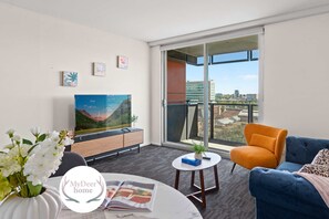 TV - Adelaide Skyline Escape: CBD 1BR with View (Adelaide)