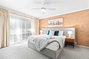 3 dormitorios, tabla de planchar con plancha, wifi y ropa de cama