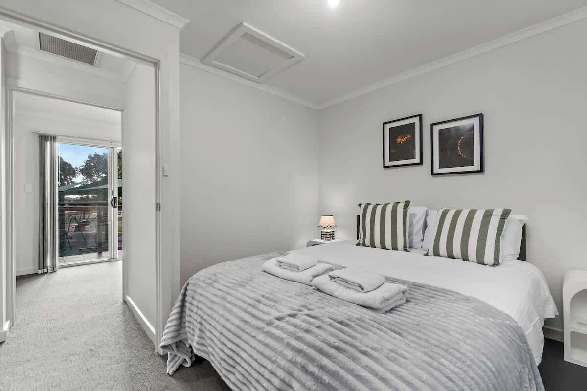 Bügeleisen/Bügelbrett, WLAN, Bettwäsche