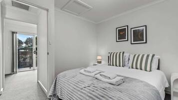 Bügeleisen/Bügelbrett, WLAN, Bettwäsche