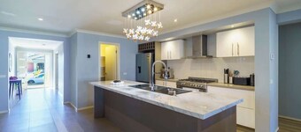 Modern 4BR Family Home in Tarneit Spacious Retreat