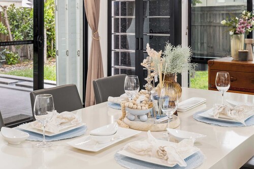 Family-Friendly 4BR with Dual Dining, Kid-Friendly